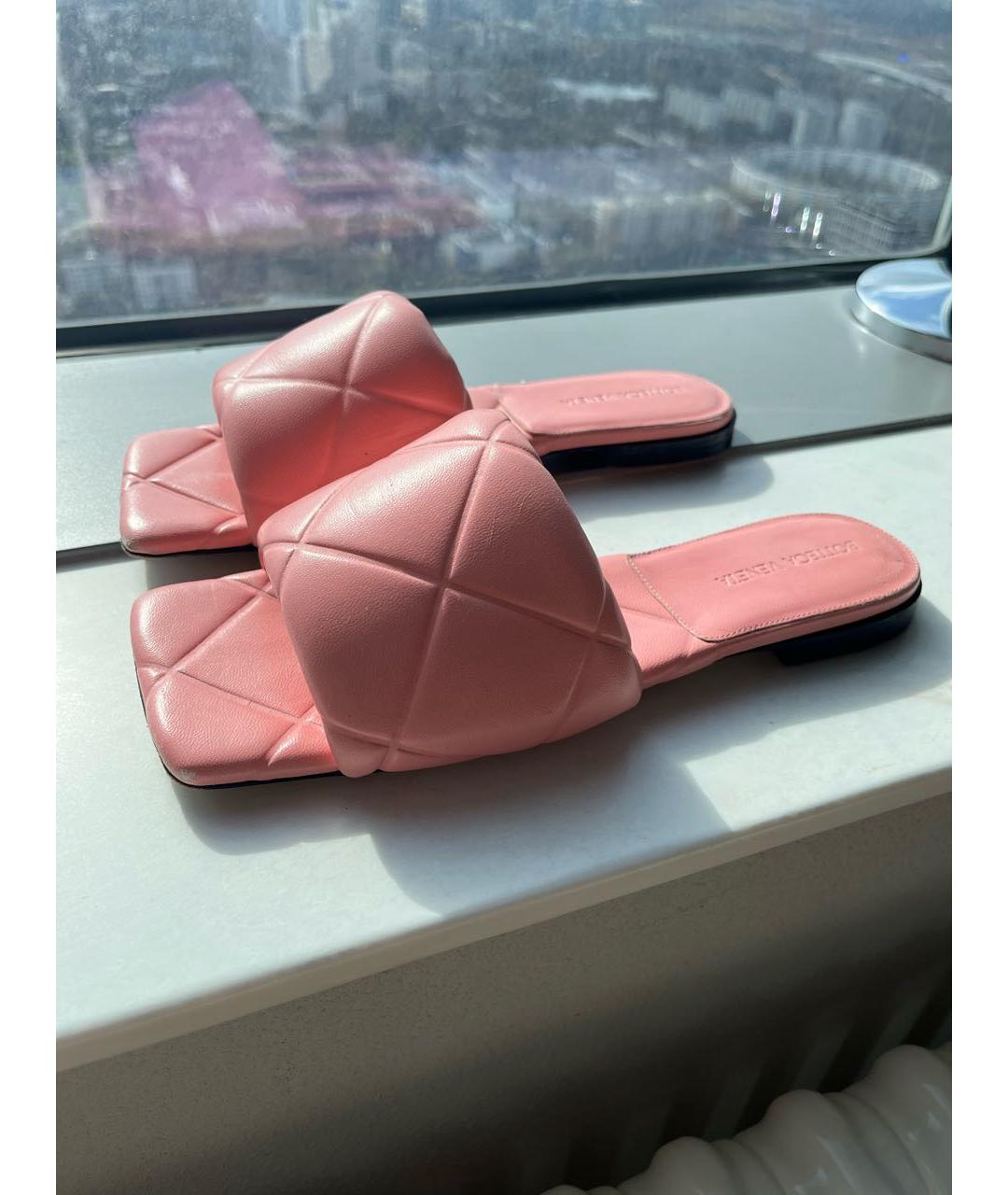 BOTTEGA VENETA Коралловые кожаные мюли, фото 4