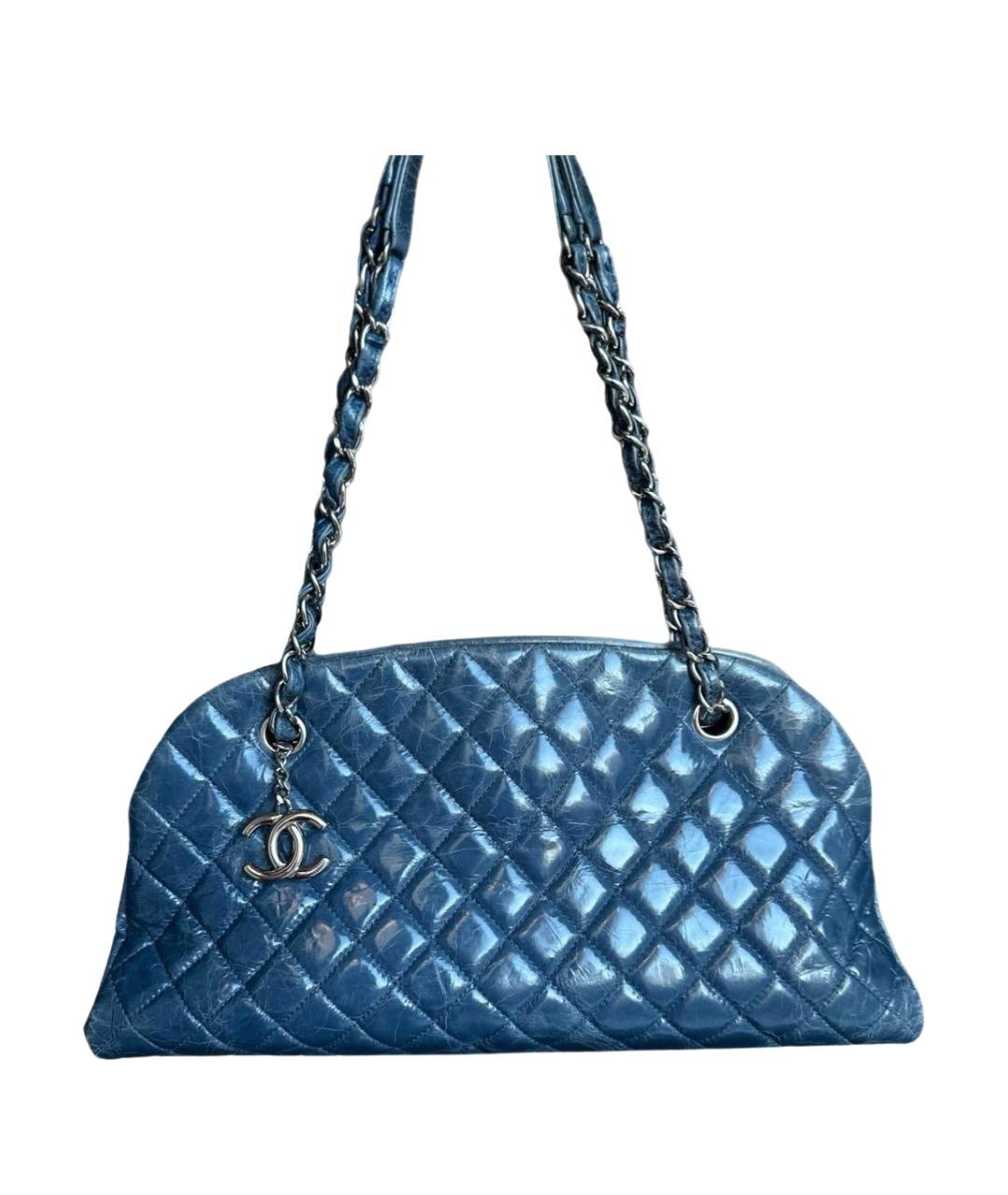 CHANEL Синяя сумка с короткими ручками из лакированной кожи, фото 1