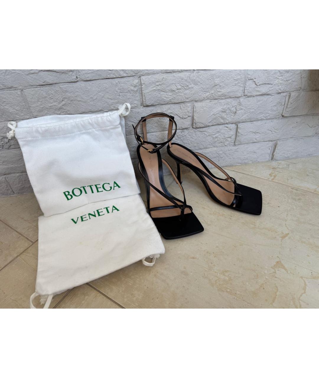 BOTTEGA VENETA Черные кожаные босоножки, фото 6