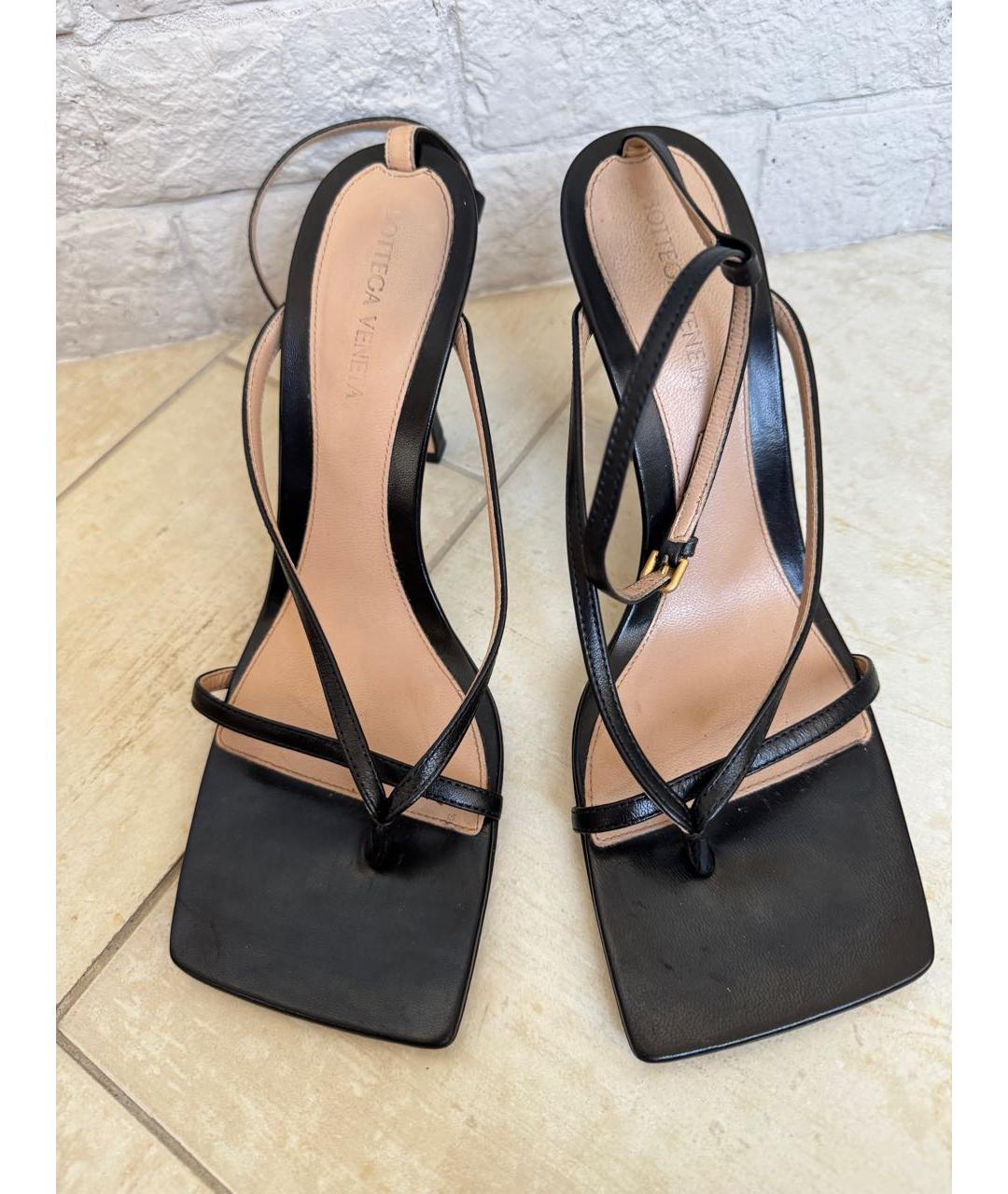 BOTTEGA VENETA Черные кожаные босоножки, фото 2