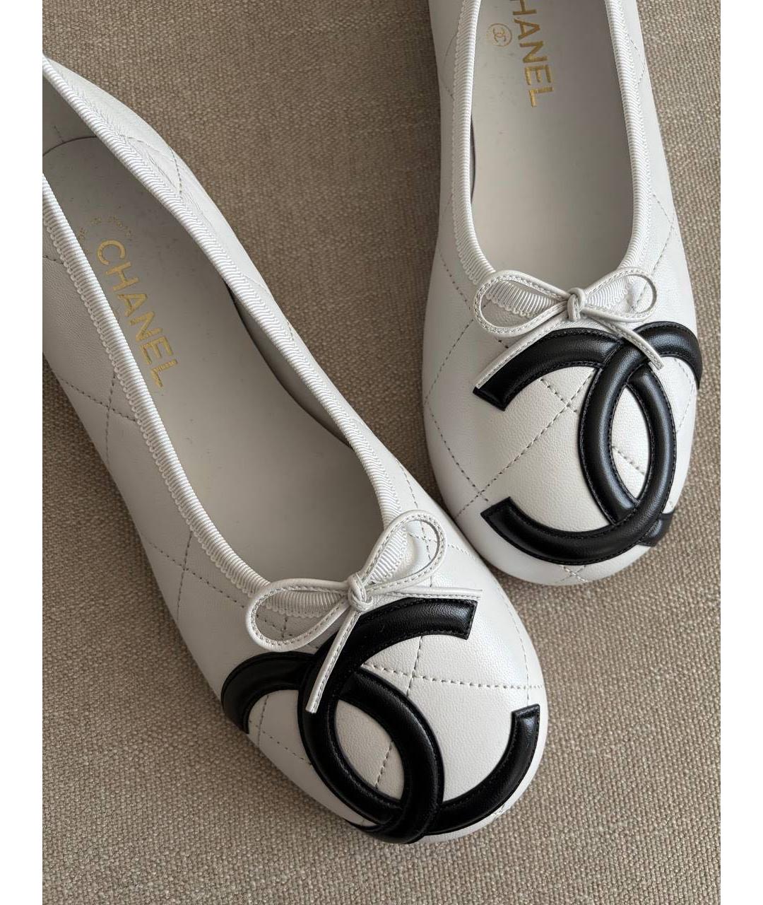 CHANEL Белые кожаные балетки, фото 3