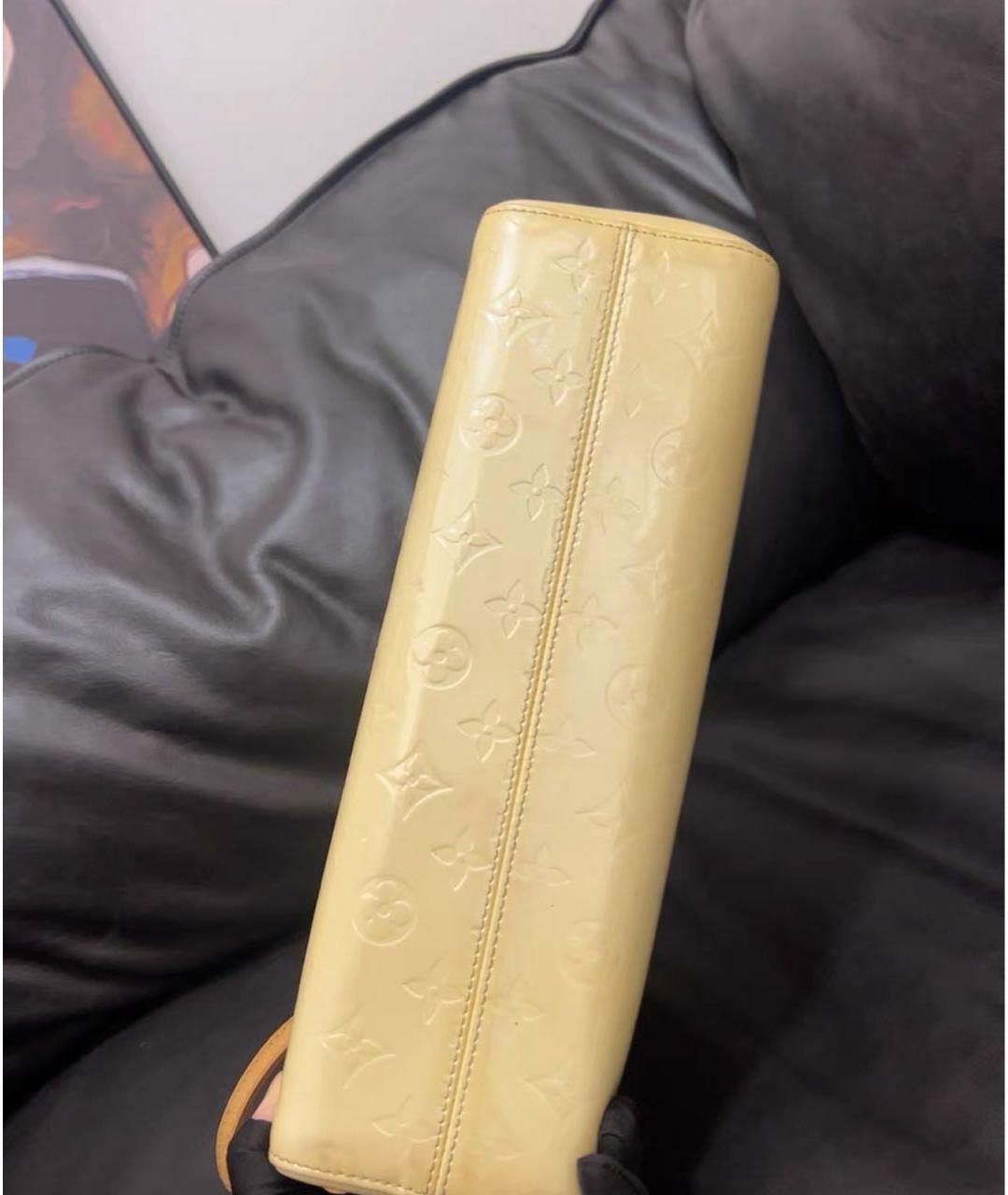 LOUIS VUITTON Бежевая сумка с короткими ручками из лакированной кожи, фото 4