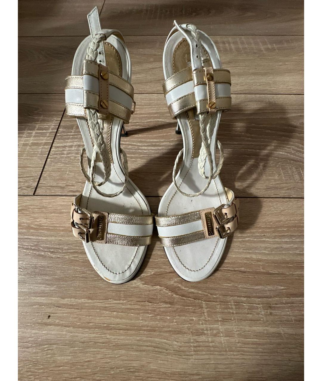 VERSACE Белые кожаные босоножки, фото 6