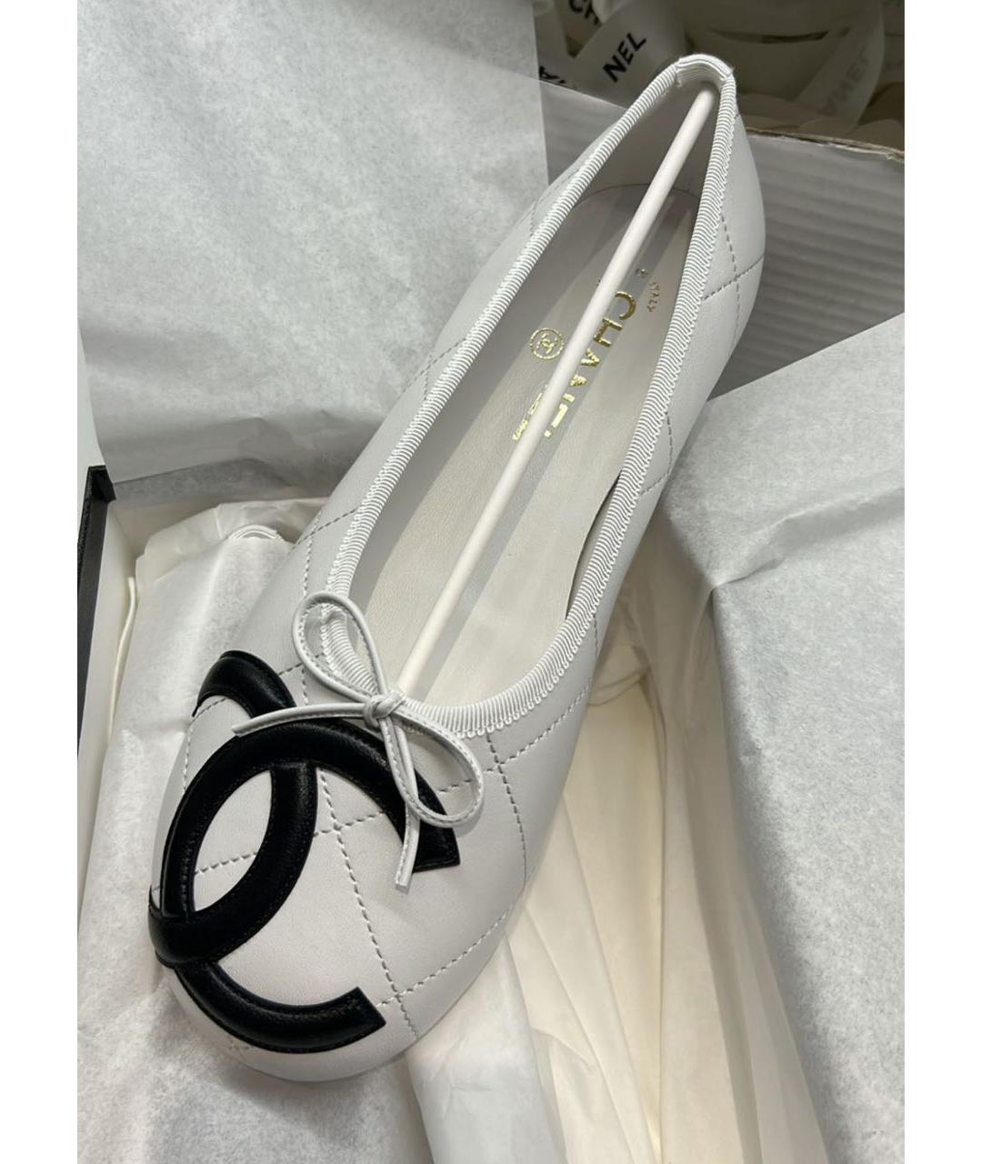 CHANEL Белые кожаные балетки, фото 4