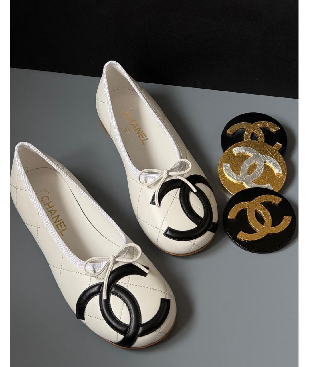 CHANEL Белые кожаные балетки, фото 3