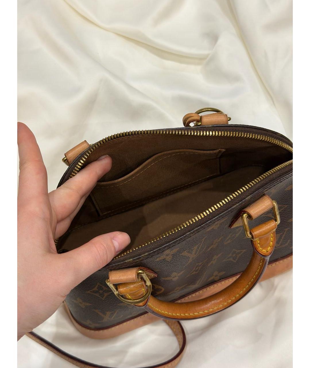 LOUIS VUITTON Кожаная сумка с короткими ручками, фото 4