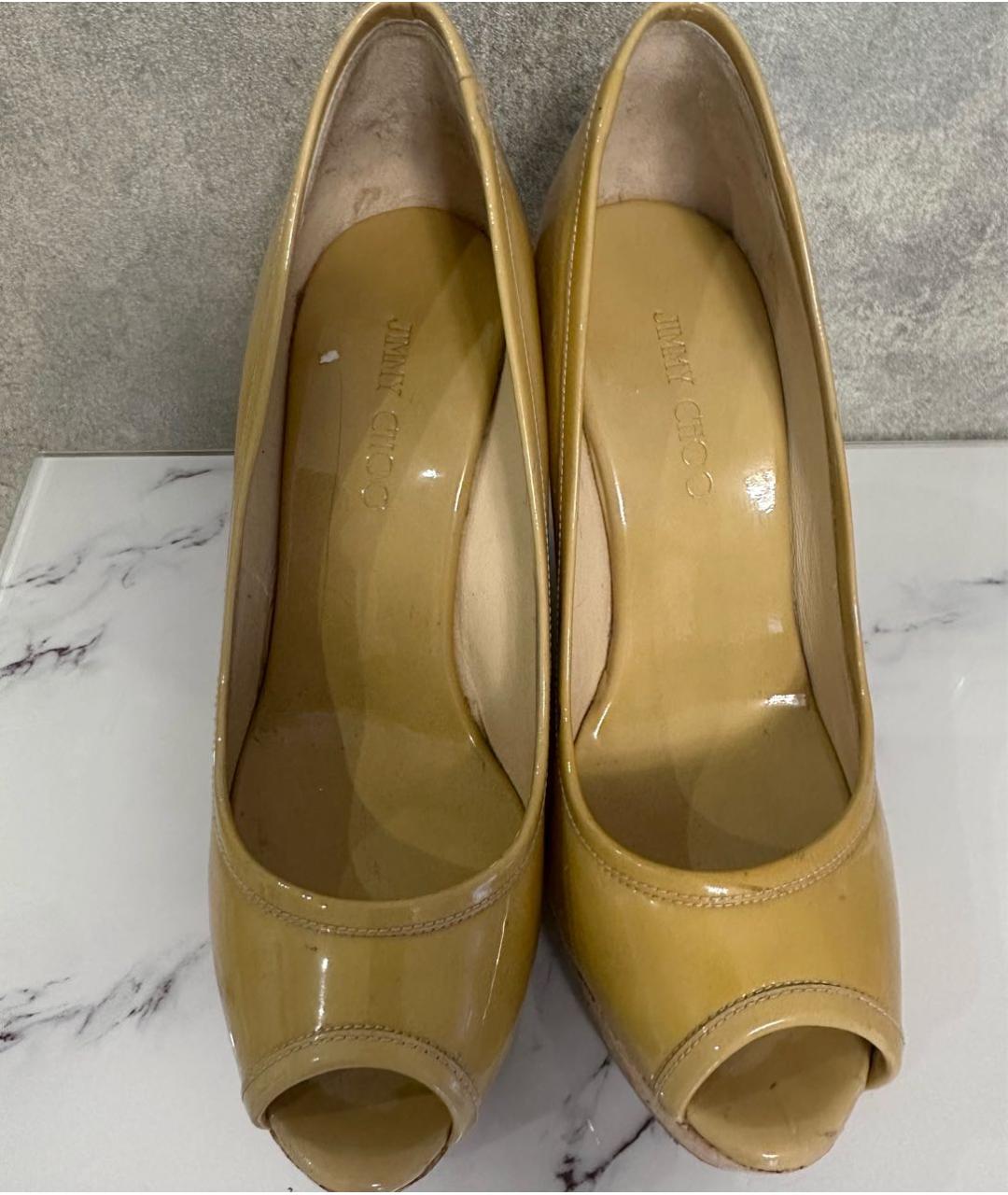 JIMMY CHOO Бежевые туфли из лакированной кожи, фото 2