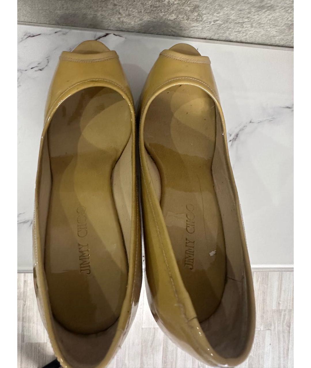 JIMMY CHOO Бежевые туфли из лакированной кожи, фото 3