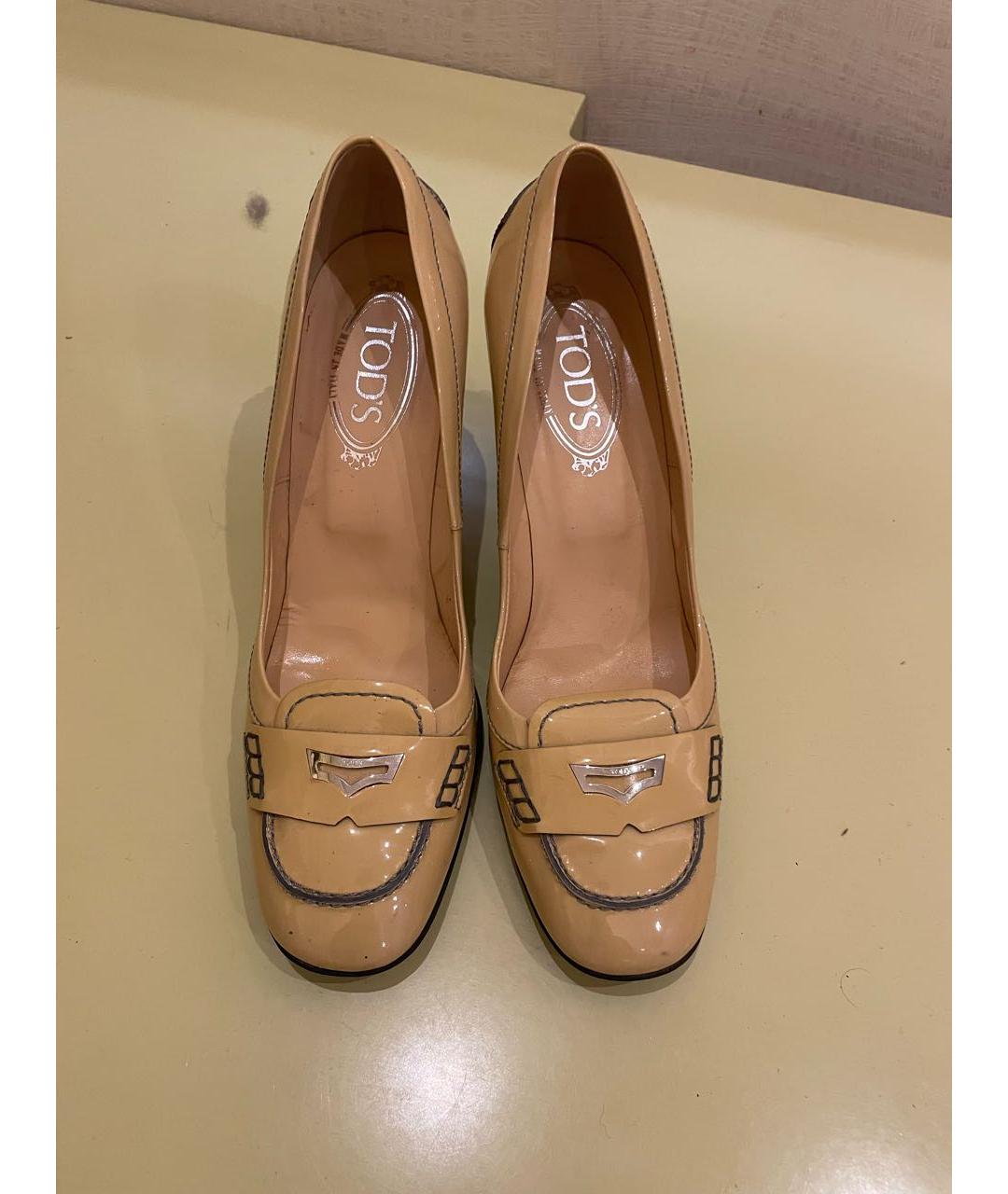 TOD'S Бежевые туфли из лакированной кожи, фото 2