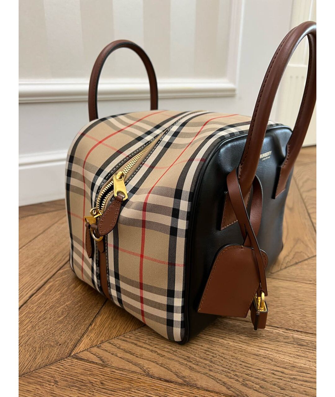 BURBERRY Черная кожаная сумка тоут, фото 2