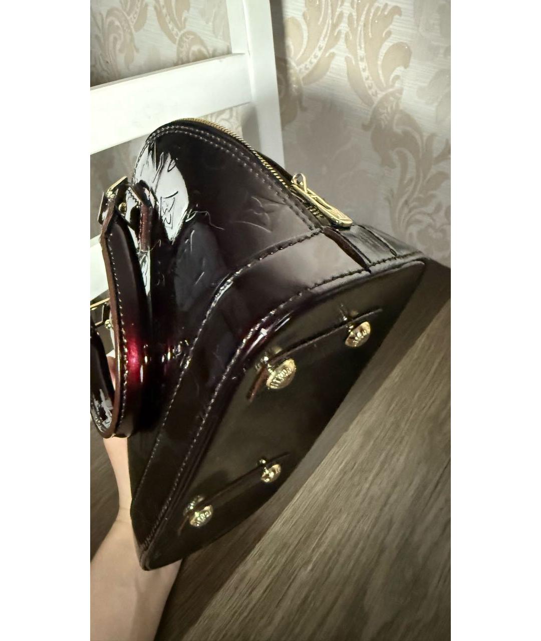 LOUIS VUITTON Бордовая сумка с короткими ручками из лакированной кожи, фото 5