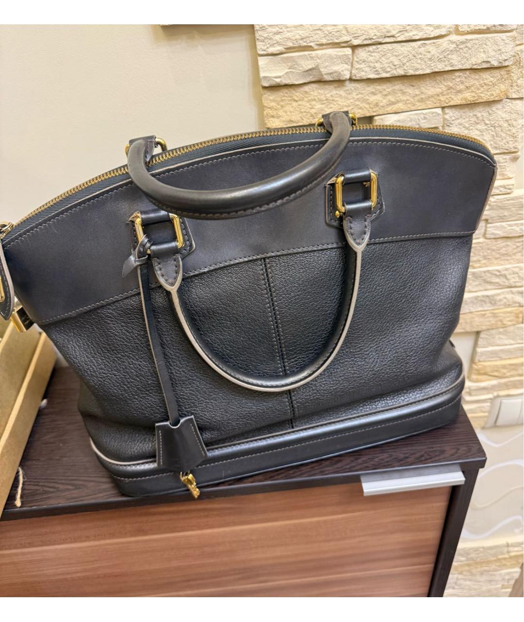 LOUIS VUITTON Антрацитовая кожаная сумка с короткими ручками, фото 4