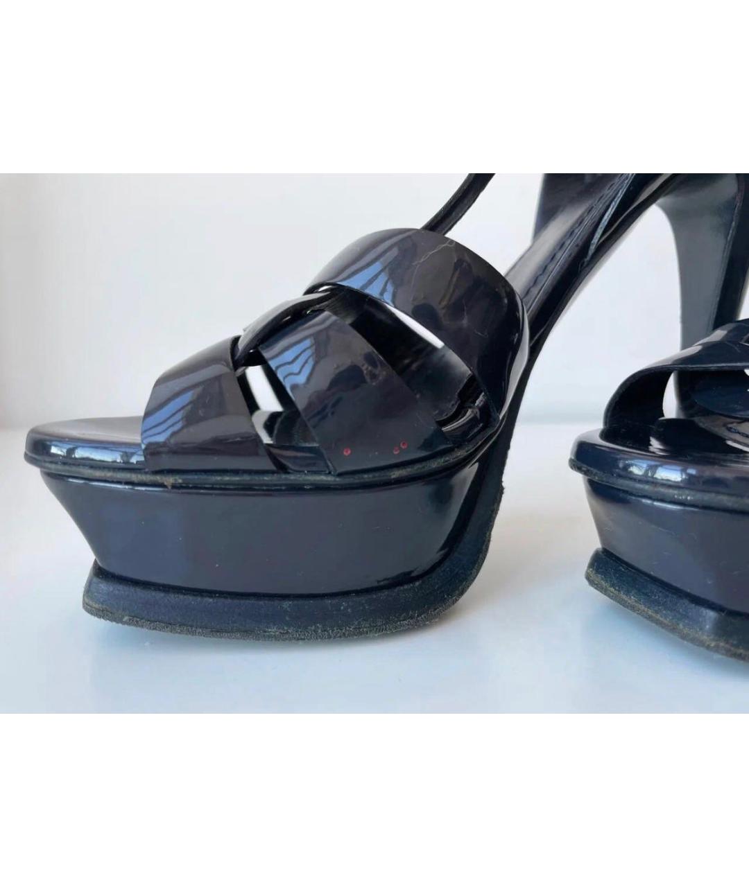 SAINT LAURENT Темно-синие босоножки из лакированной кожи, фото 5