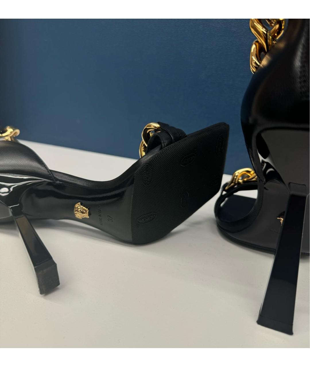 VERSACE Черные кожаные босоножки, фото 5