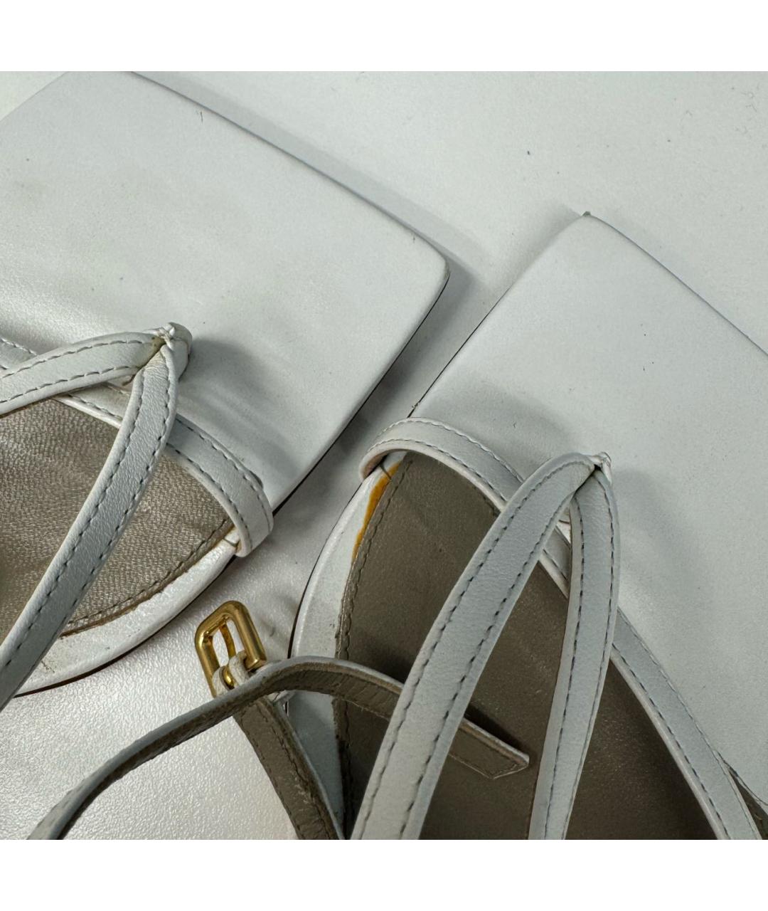 BOTTEGA VENETA Белые кожаные босоножки, фото 2
