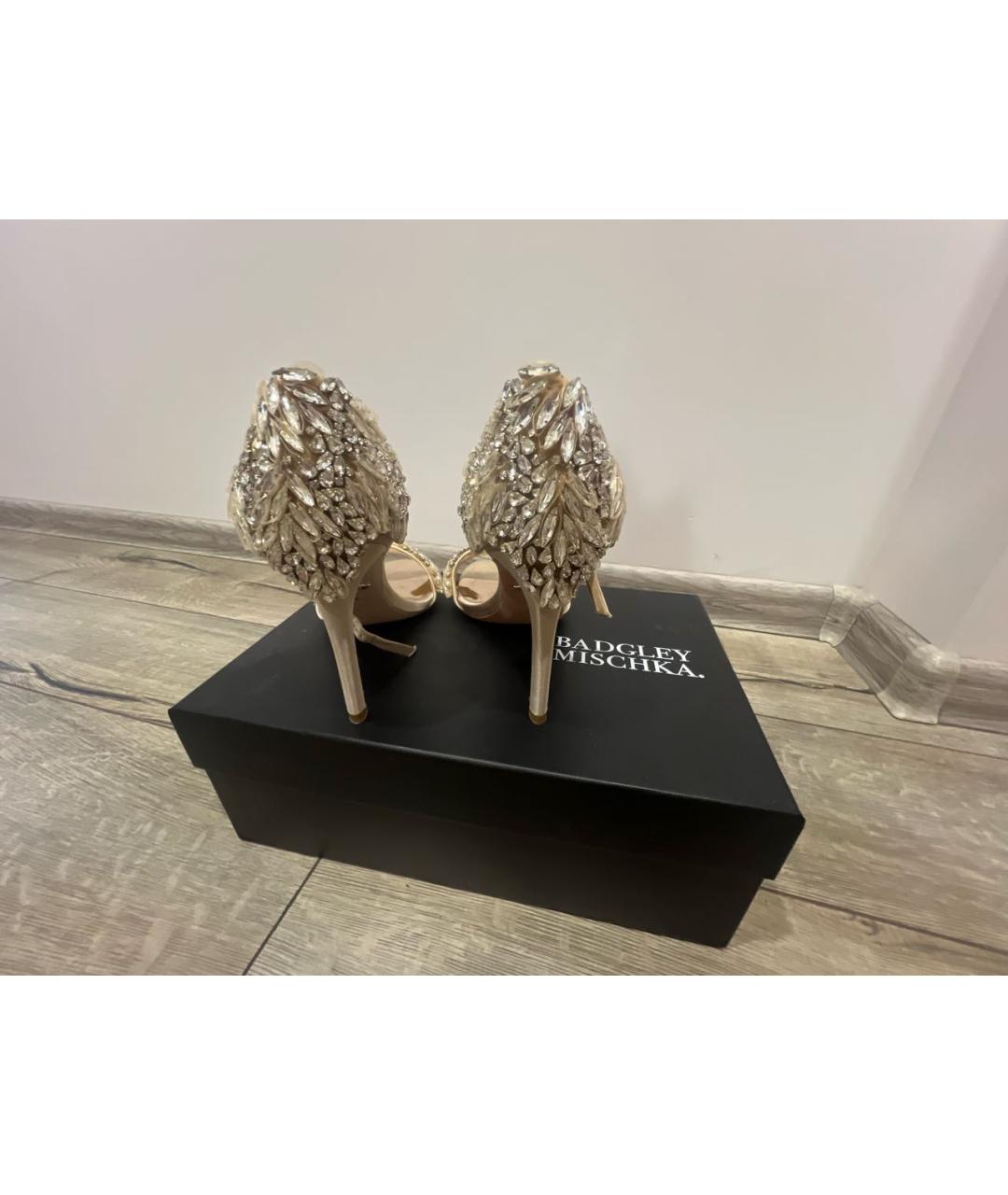 BADGLEY MISCHKA Бежевые текстильные босоножки, фото 3