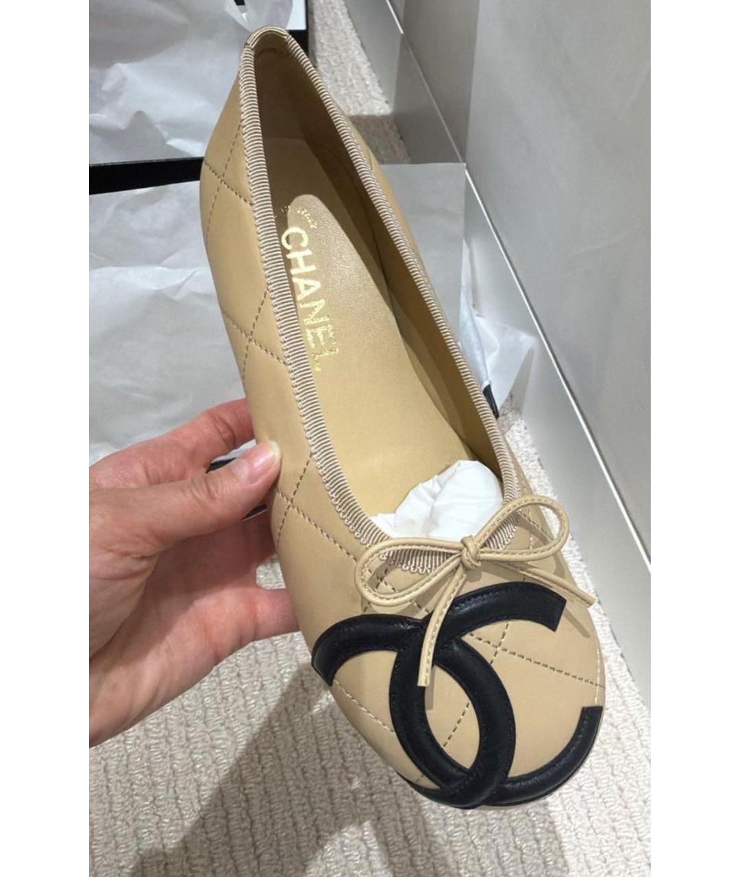 CHANEL Бежевые кожаные балетки, фото 2