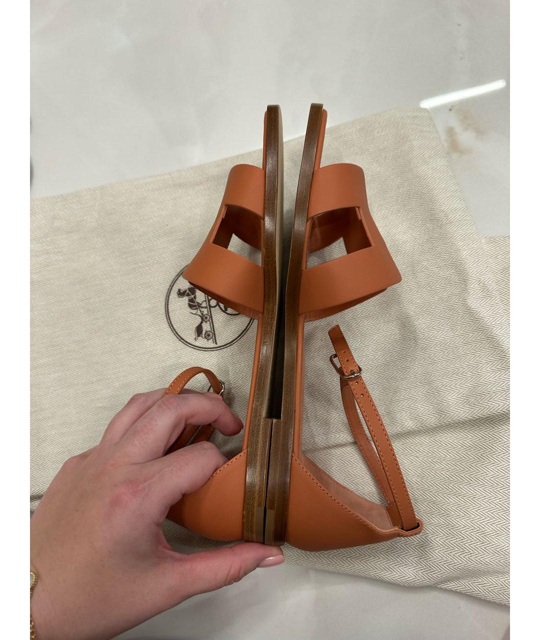HERMES Оранжевые кожаные босоножки, фото 5