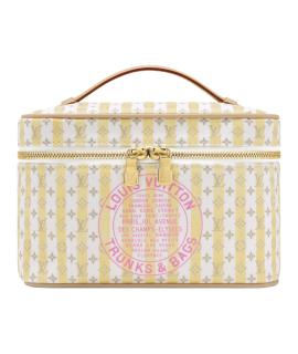 LOUIS VUITTON Косметичка