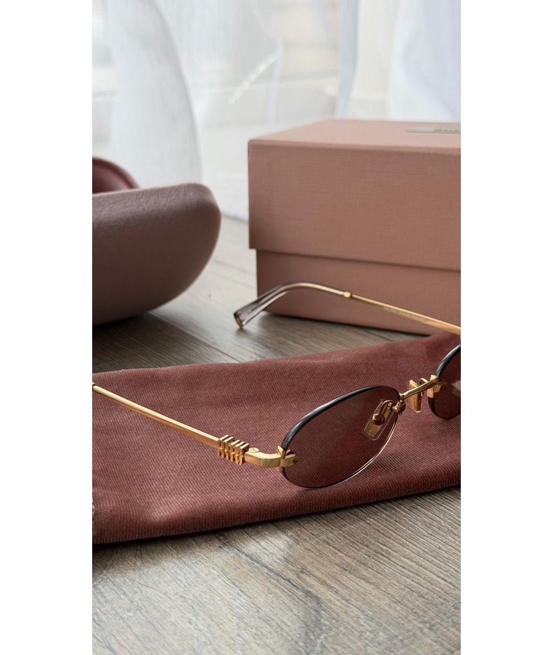 MIU MIU Золотые металлические солнцезащитные очки, фото 3