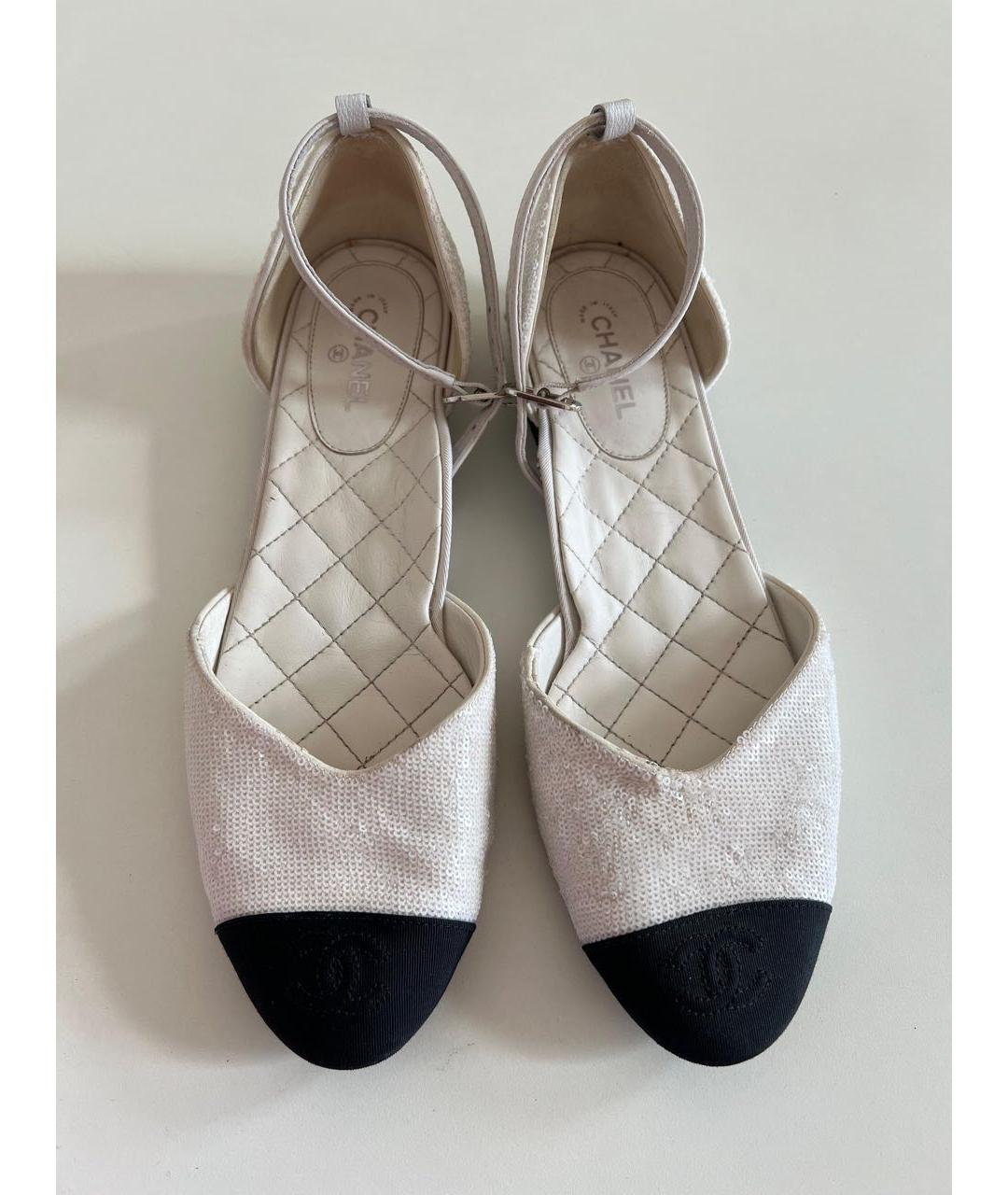 CHANEL Белые лодочки на низком каблуке, фото 4