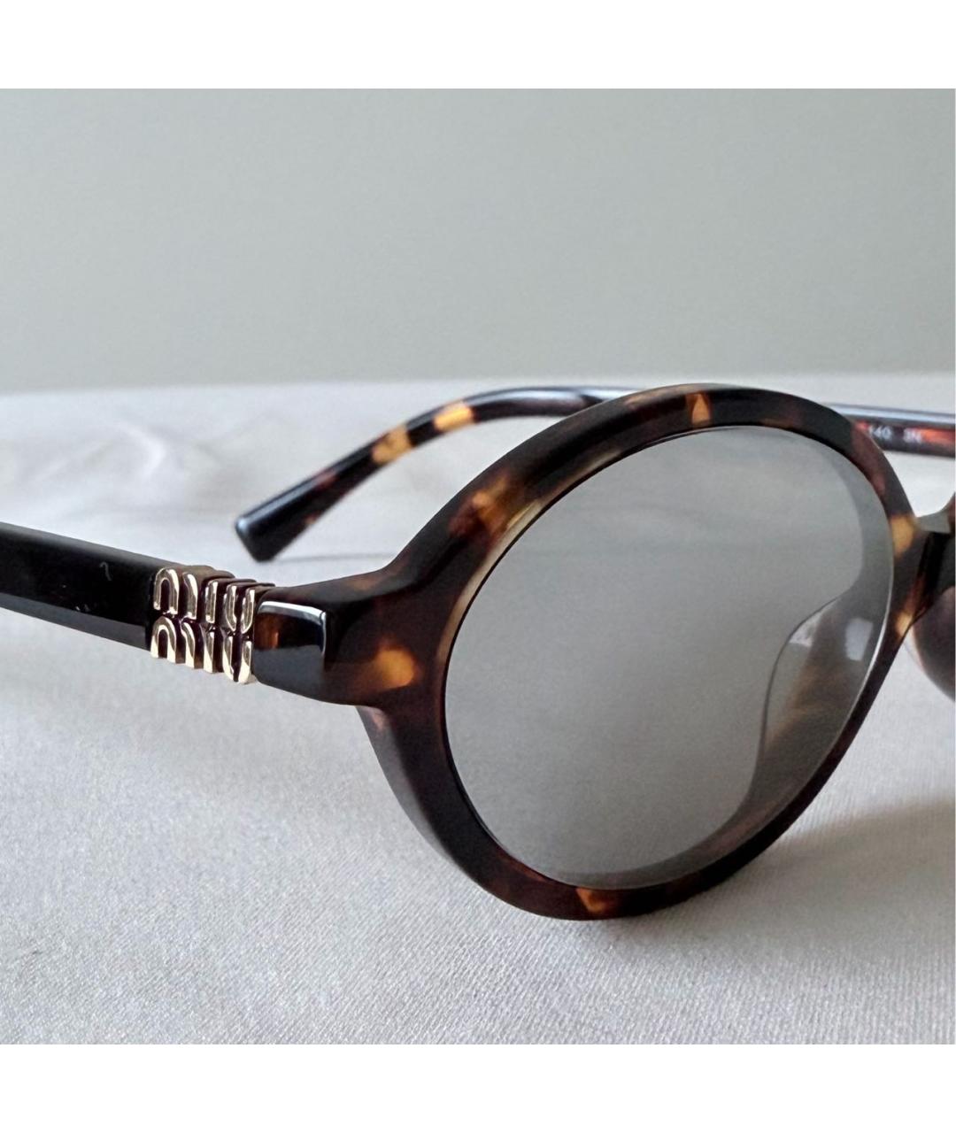 MIU MIU Коричневые пластиковые солнцезащитные очки, фото 3