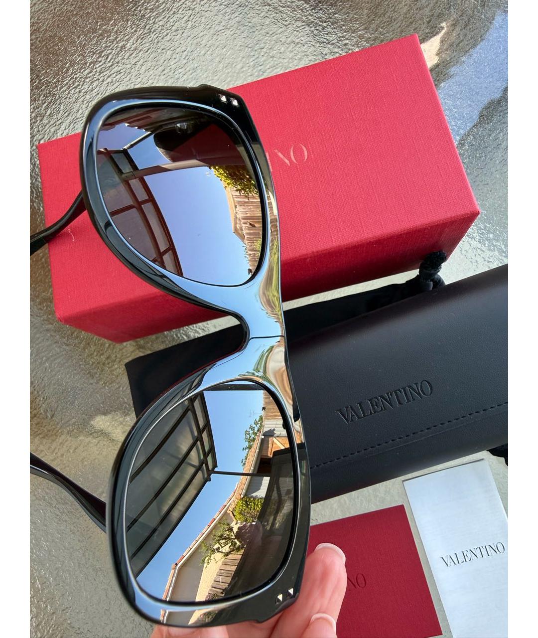 VALENTINO Черные пластиковые солнцезащитные очки, фото 5