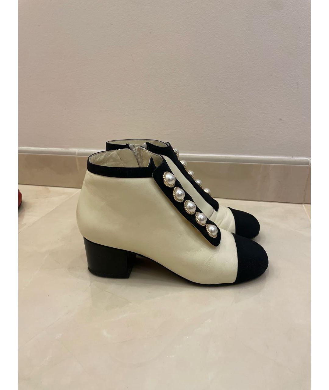 CHANEL Бежевые кожаные ботильоны, фото 7