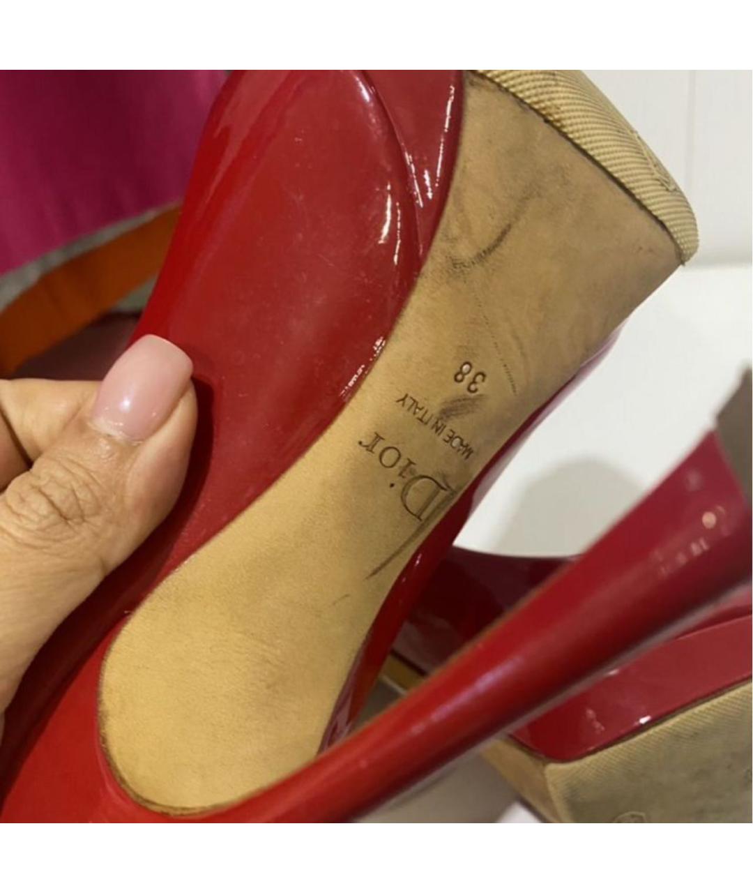 CHRISTIAN DIOR Красные босоножки из лакированной кожи, фото 5