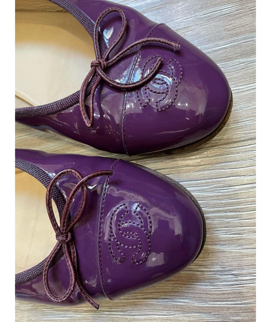 CHANEL Фиолетовые балетки из лакированной кожи, фото 8
