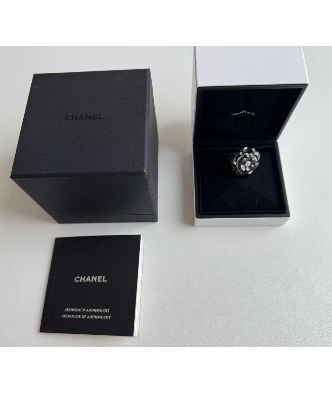 CHANEL Черное кольцо из белого золота, фото 5