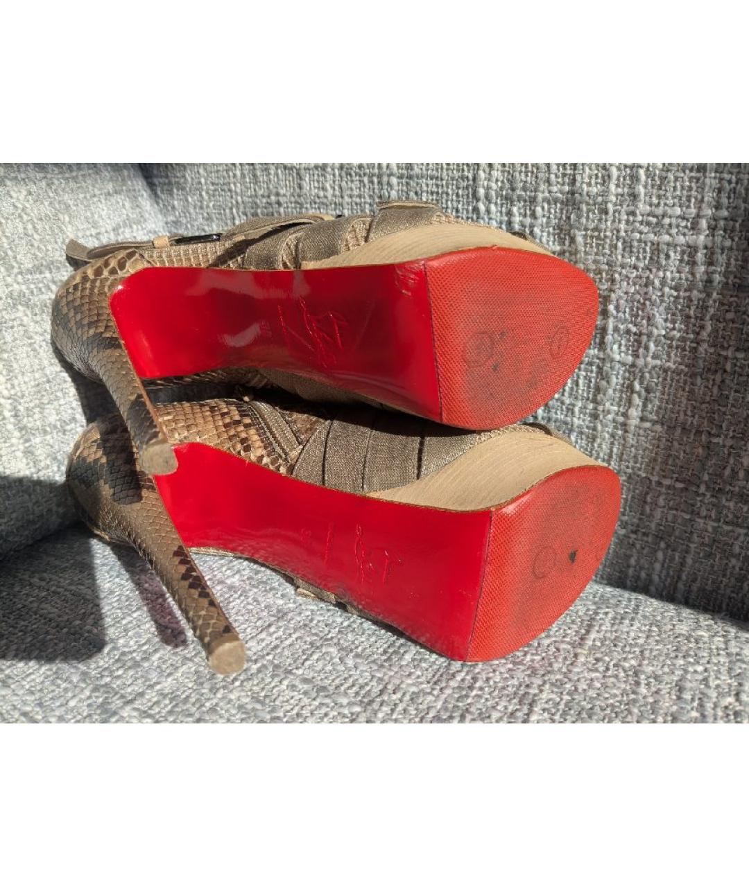 CHRISTIAN LOUBOUTIN Бежевые ботильоны из экзотической кожи, фото 6