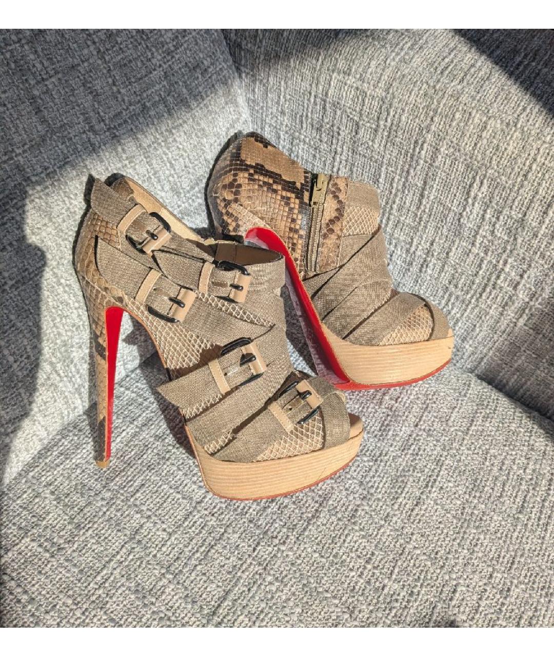 CHRISTIAN LOUBOUTIN Бежевые ботильоны из экзотической кожи, фото 10