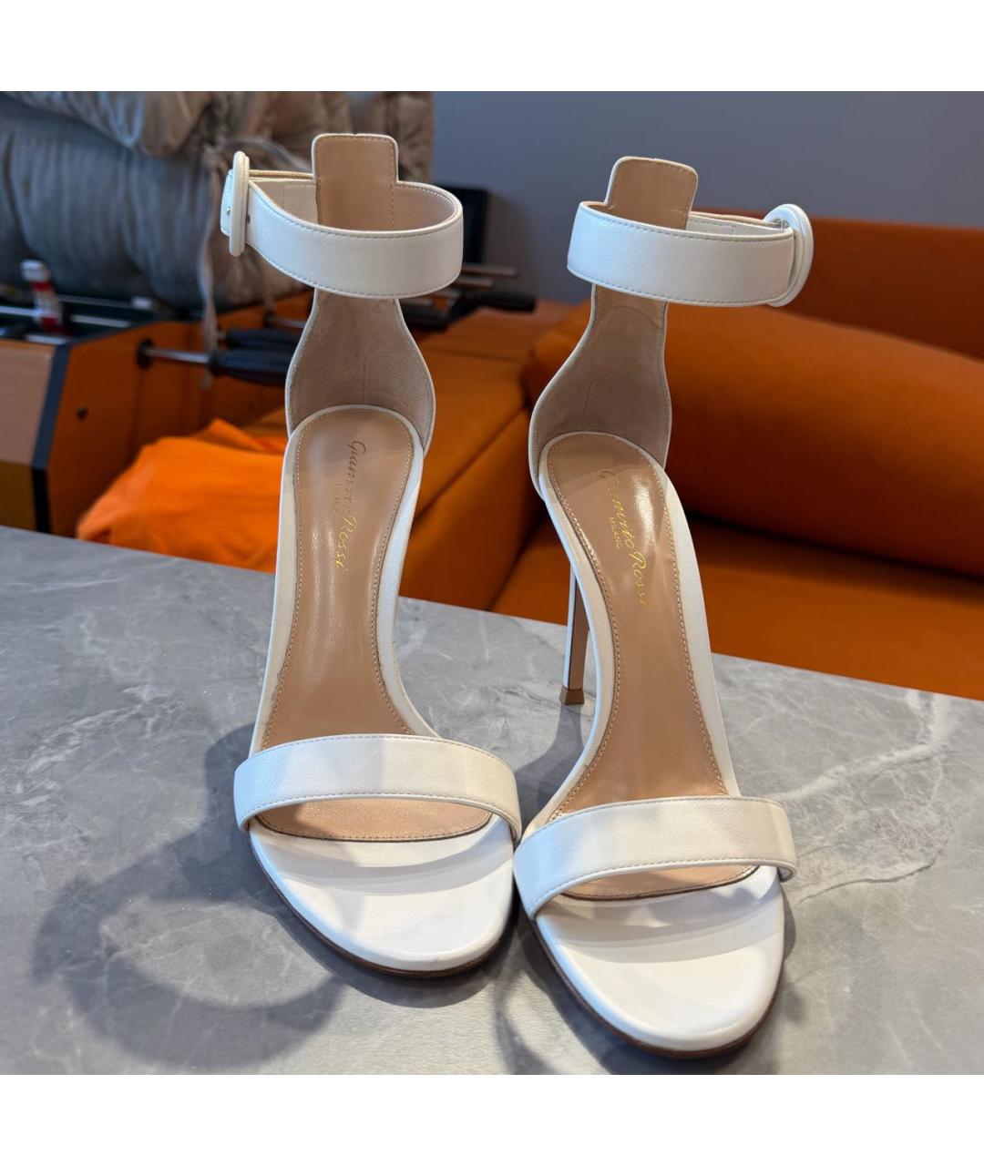 GIANVITO ROSSI Белые кожаные босоножки, фото 2