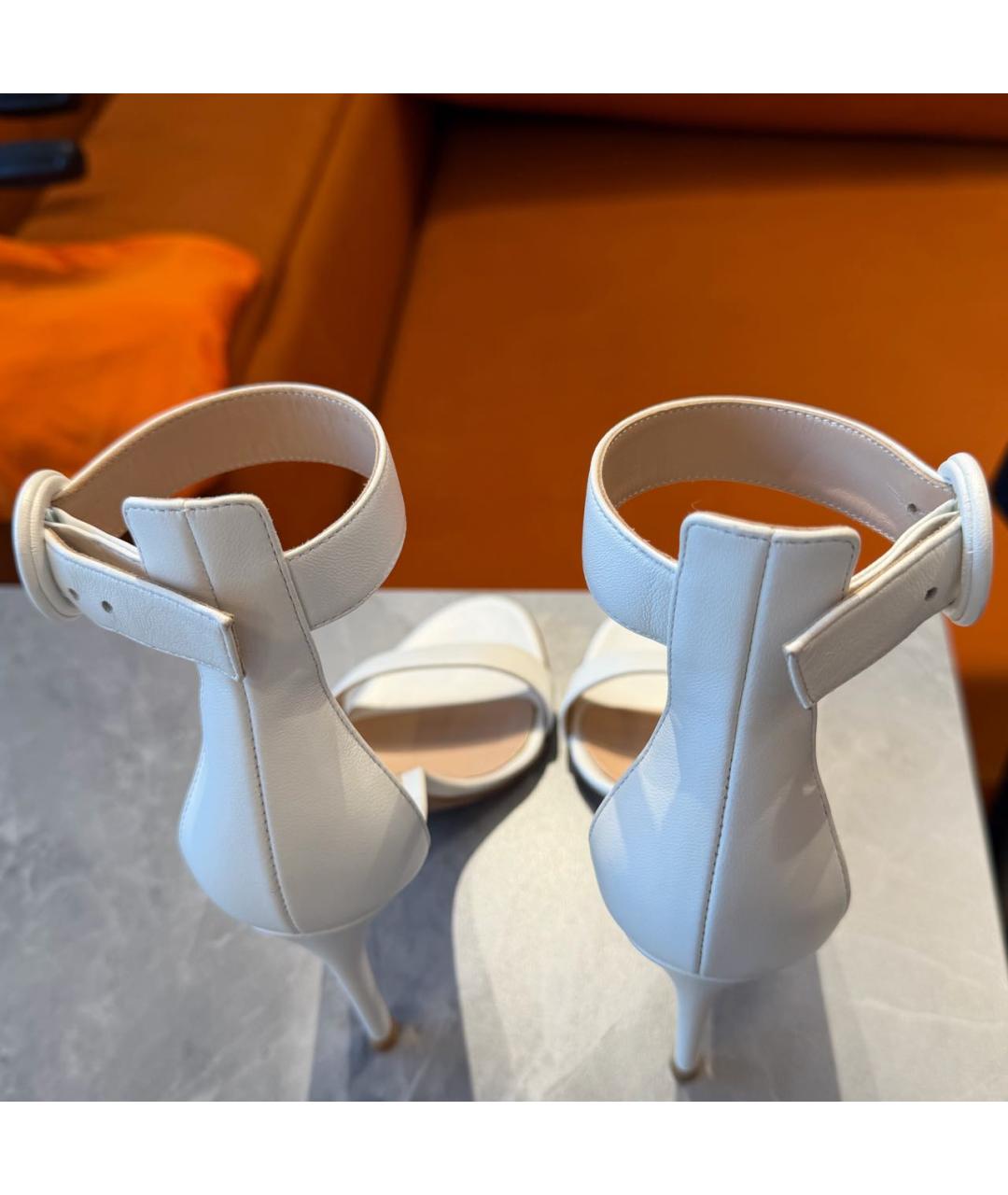 GIANVITO ROSSI Белые кожаные босоножки, фото 4