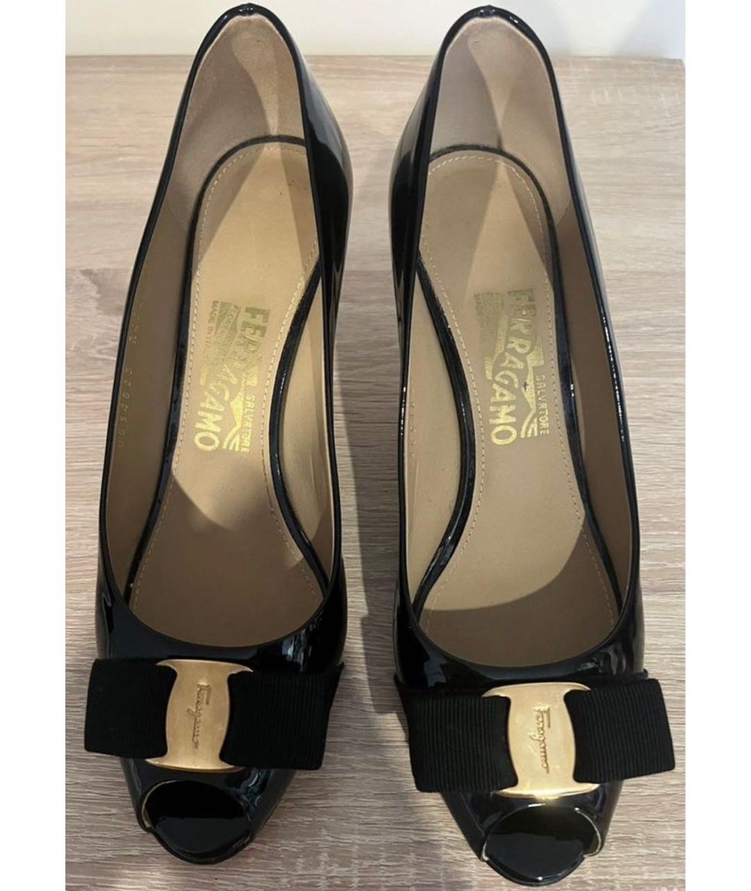 FERRAGAMO Черные туфли из лакированной кожи, фото 2