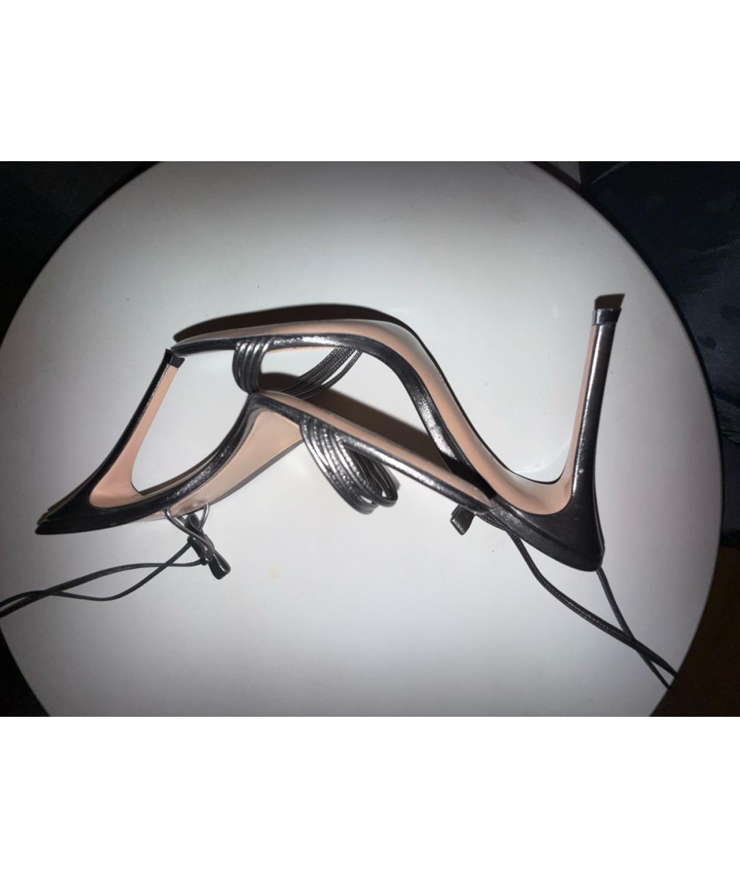 GIANVITO ROSSI Серебряные кожаные босоножки, фото 8