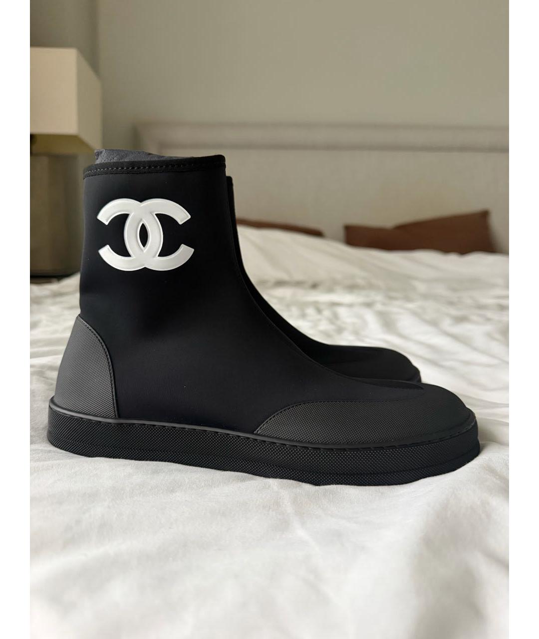 CHANEL Черные неопреновые ботинки, фото 5