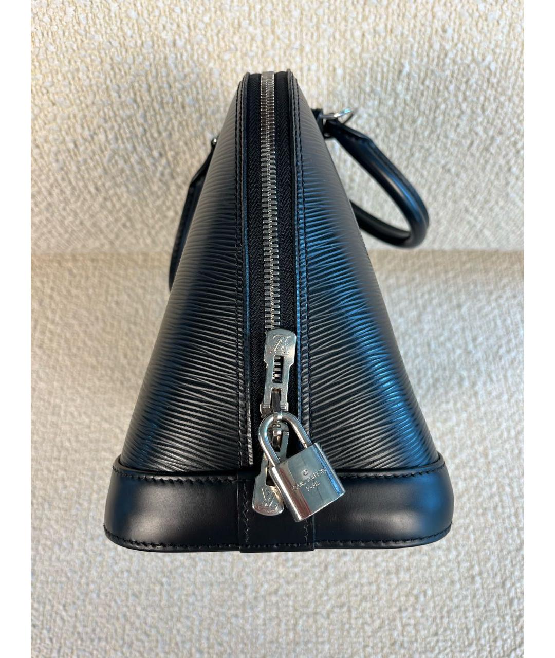 LOUIS VUITTON Черная кожаная сумка с короткими ручками, фото 8