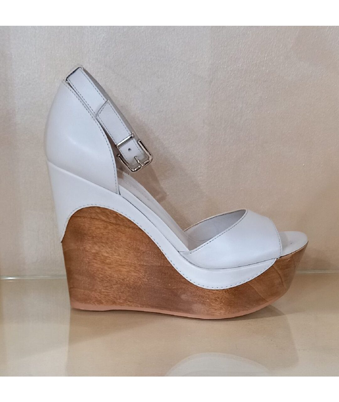 GIANVITO ROSSI Белые кожаные босоножки, фото 8