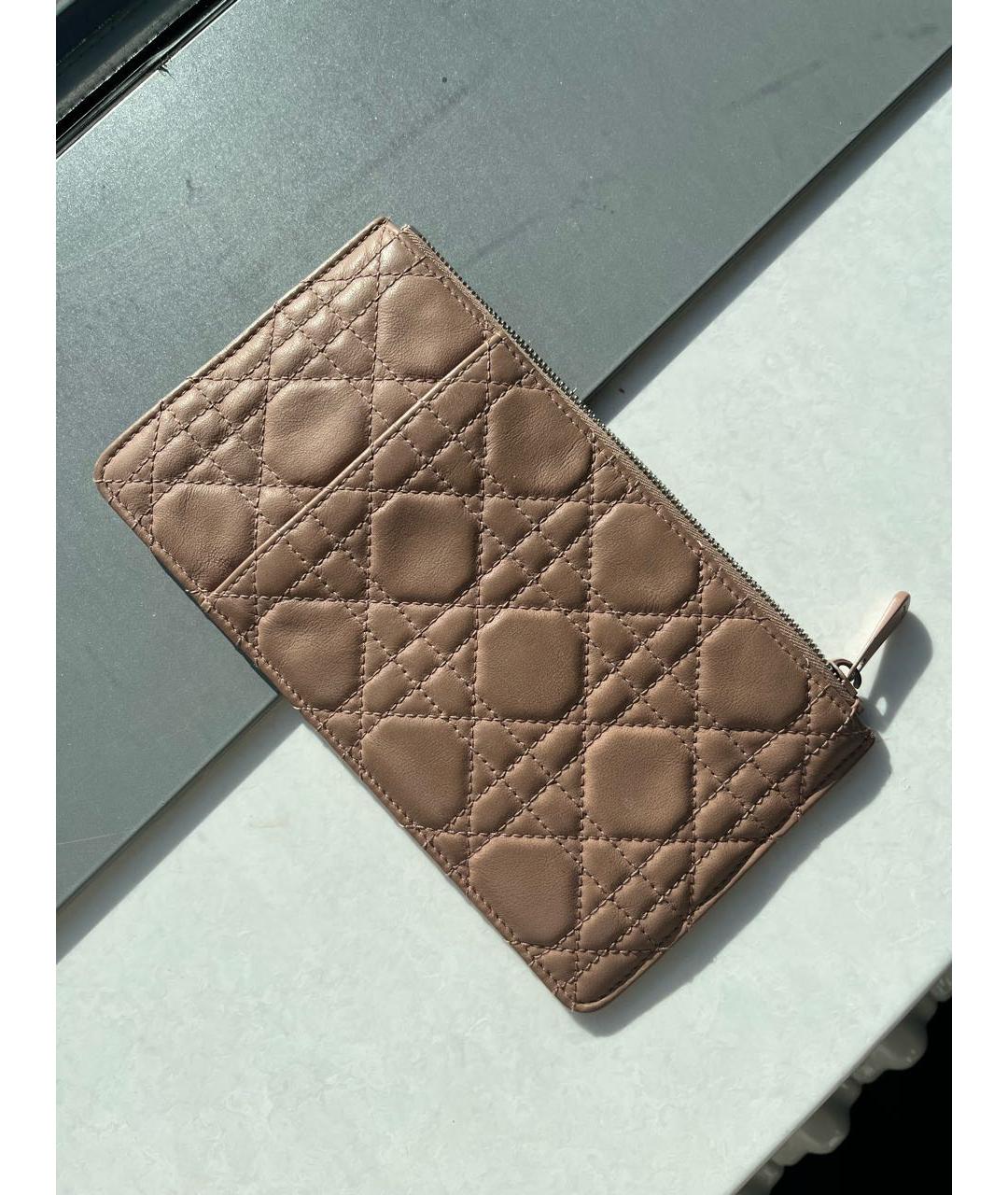 CHRISTIAN DIOR Бежевый кожаный кошелек, фото 3