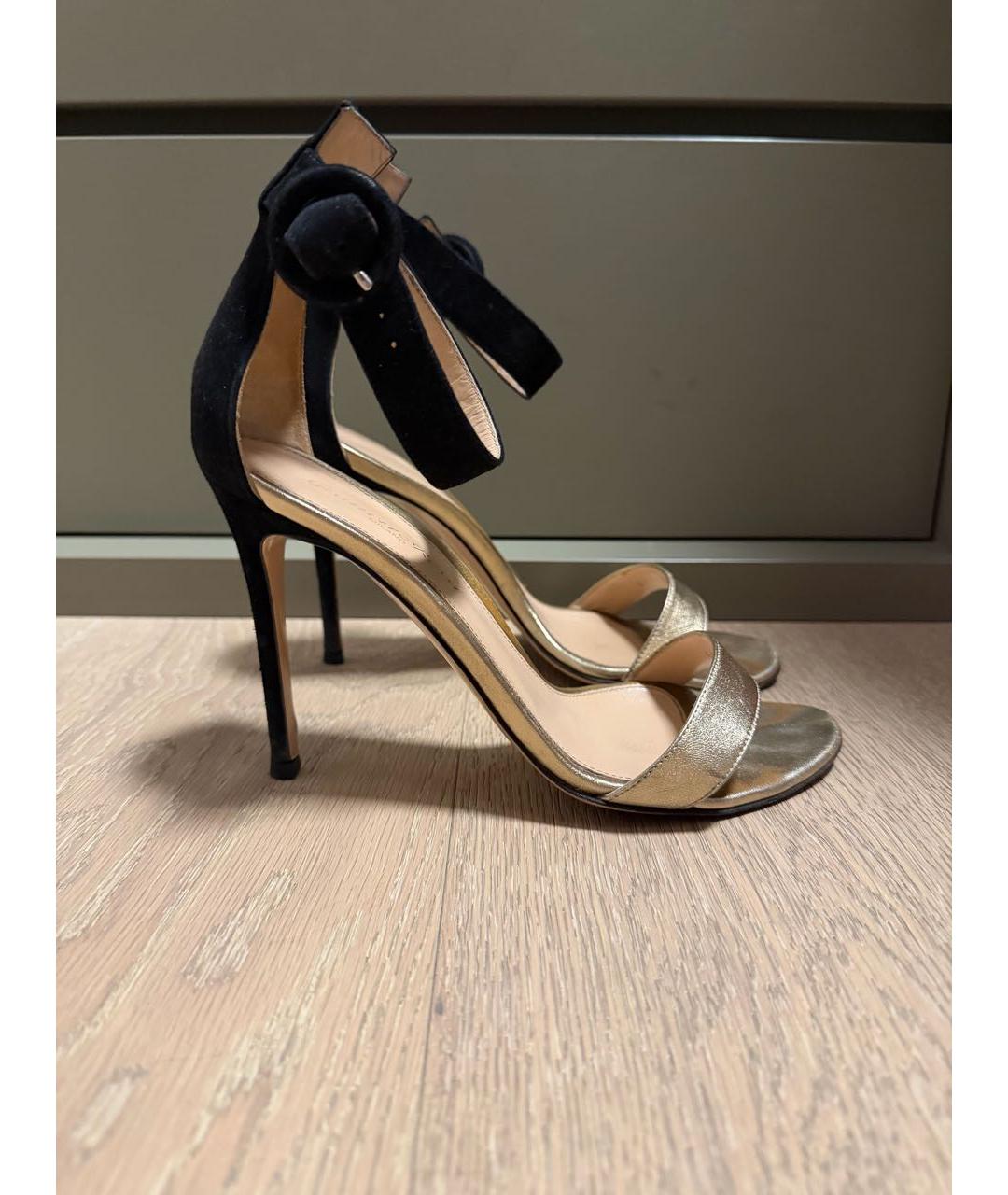 GIANVITO ROSSI Золотые кожаные босоножки, фото 7