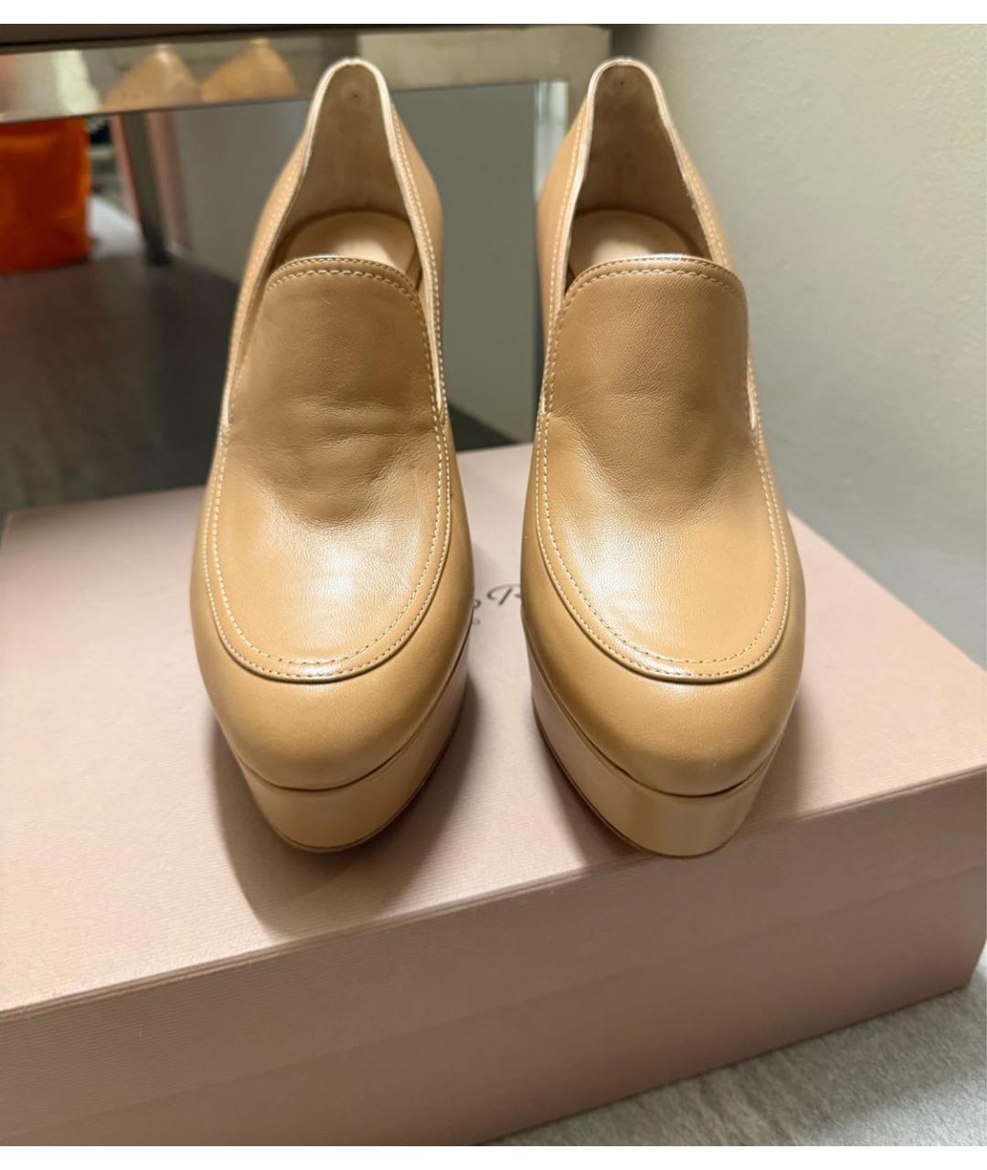GIANVITO ROSSI Бежевые кожаные ботильоны, фото 3