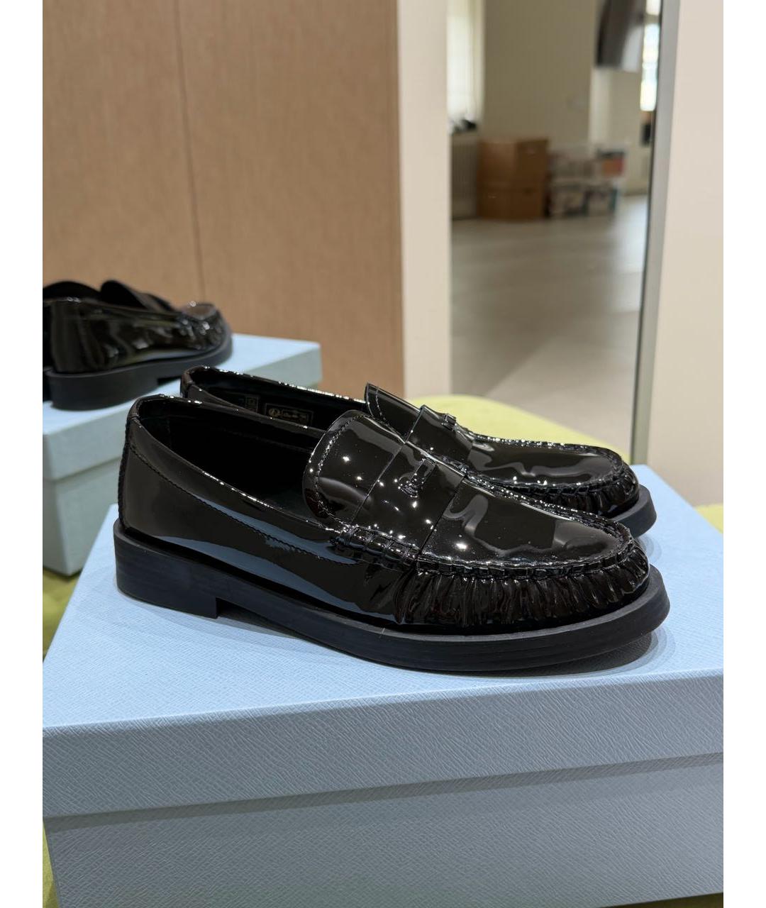 JIMMY CHOO Черные лоферы из лакированной кожи, фото 5
