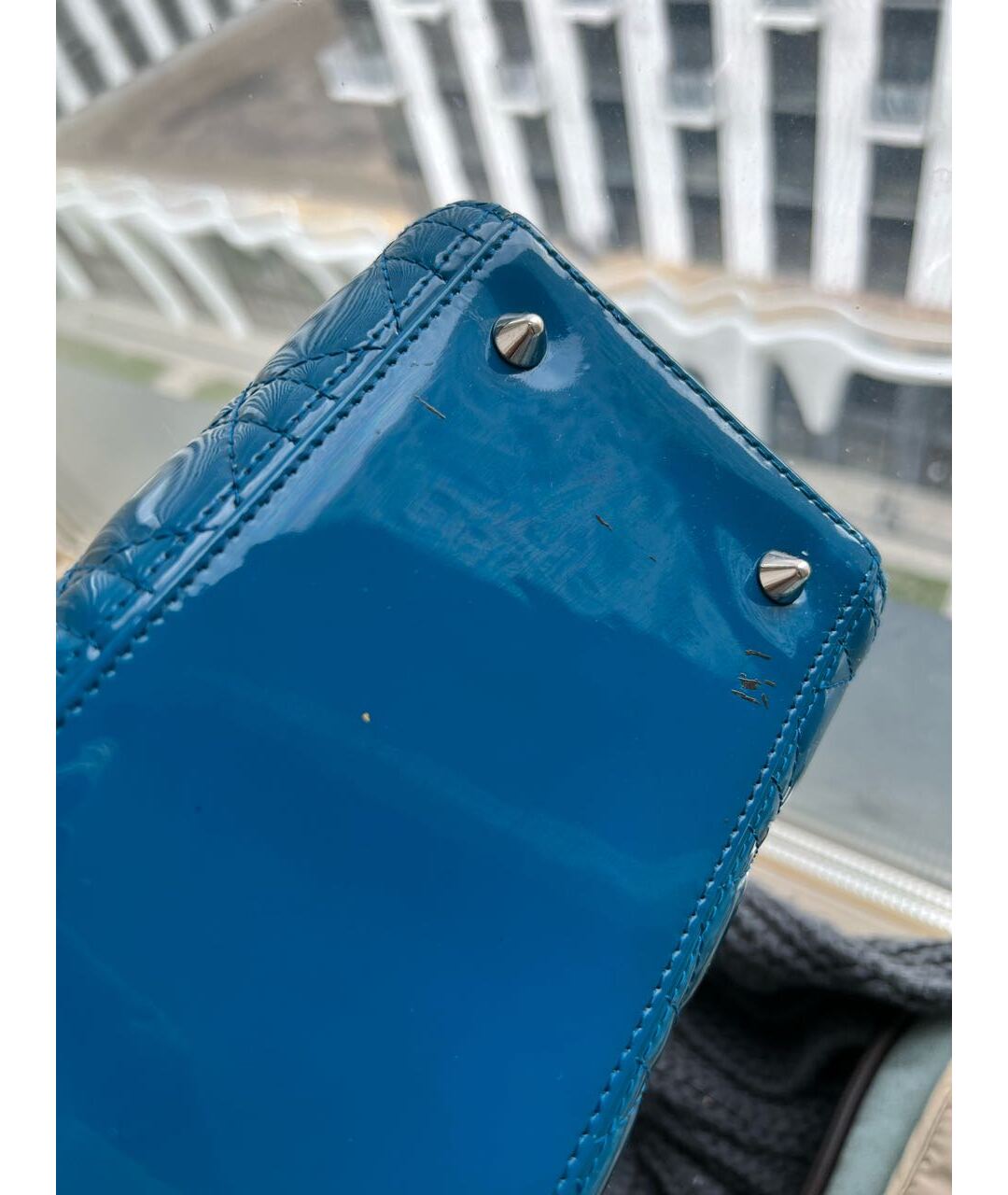 CHRISTIAN DIOR PRE-OWNED Синяя сумка с короткими ручками из лакированной кожи, фото 7