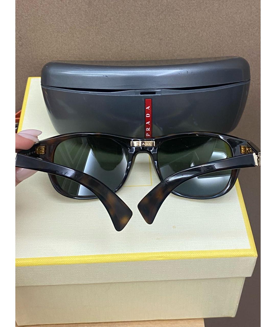 PRADA Коричневые пластиковые солнцезащитные очки, фото 4