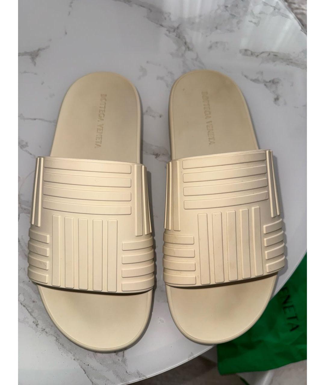 BOTTEGA VENETA Бежевые резиновые шлепанцы, фото 2