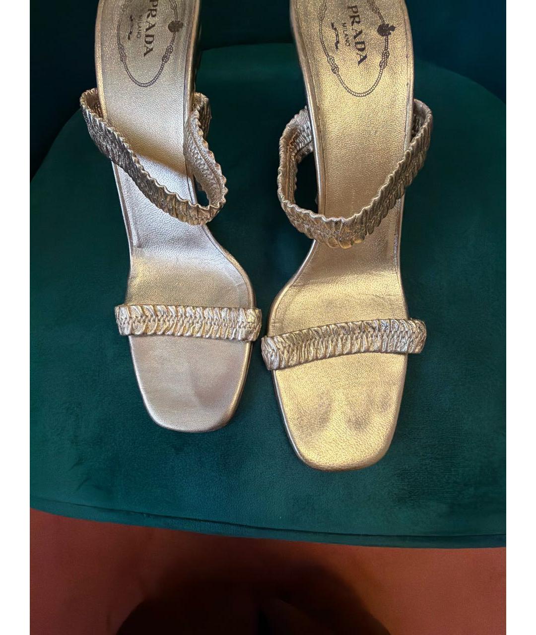PRADA Золотые кожаные босоножки, фото 6