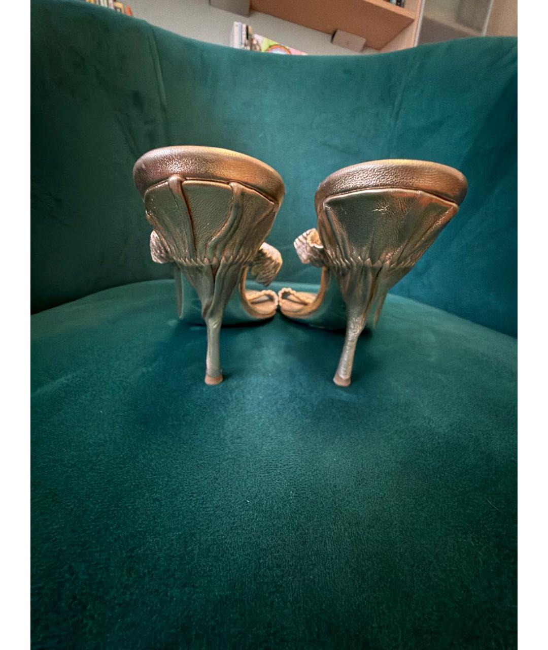 PRADA Золотые кожаные босоножки, фото 4