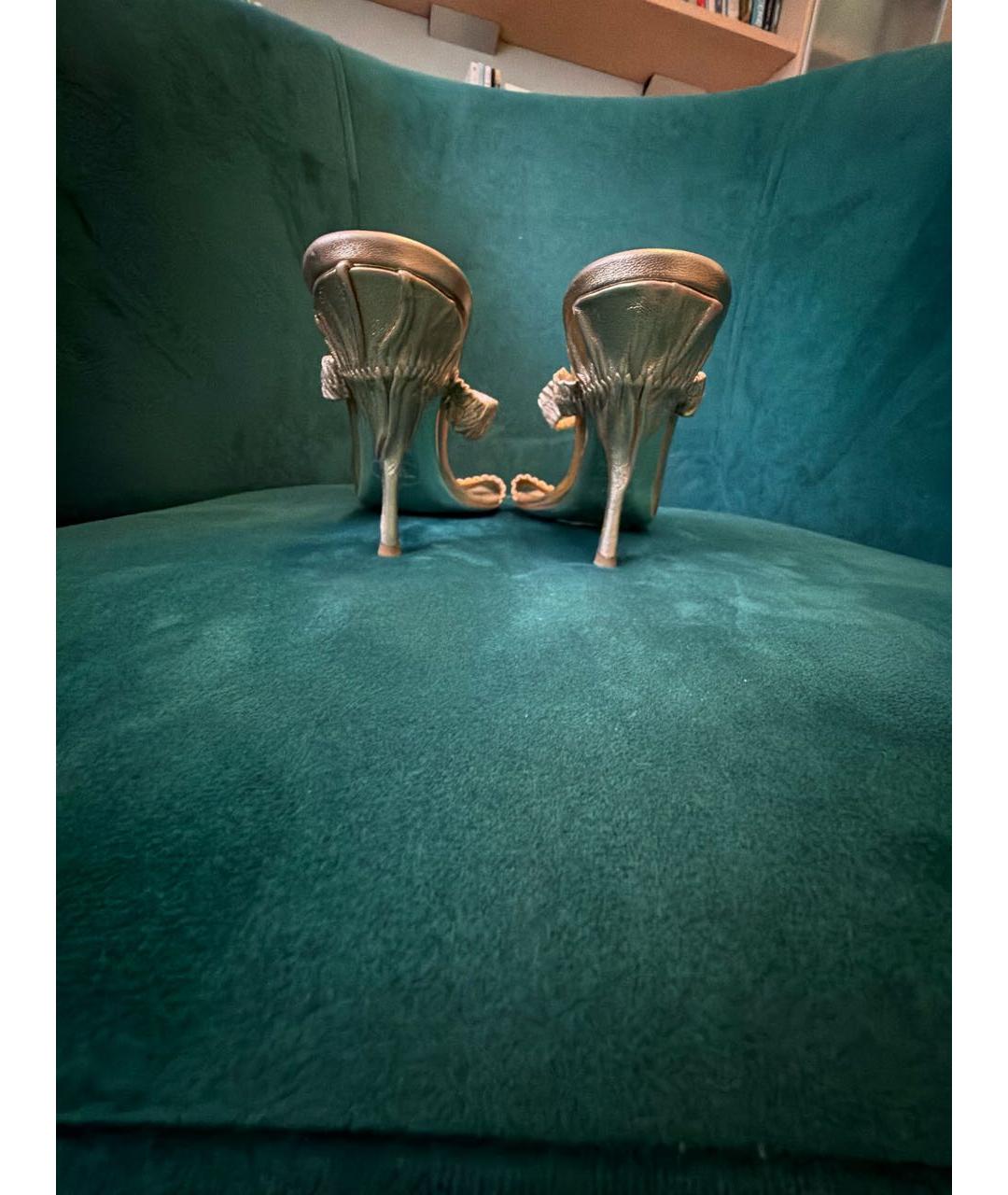 PRADA Золотые кожаные босоножки, фото 4